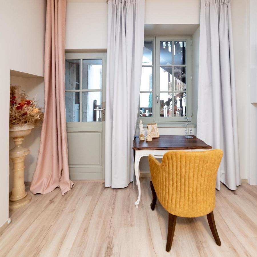 Les Coursives Appartements Mâcon Esterno foto
